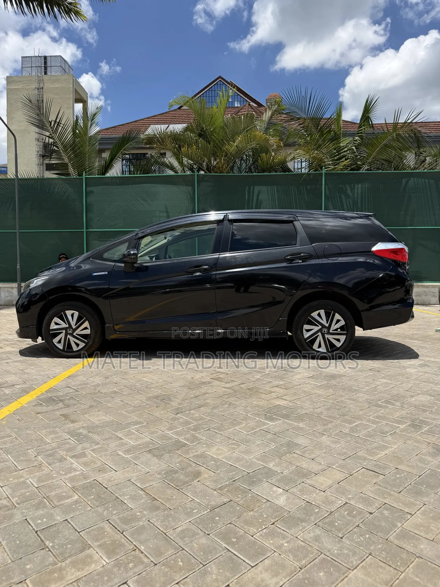 Honda Fit Shuttle 1.5 Hybrid 2WD 2018 Black