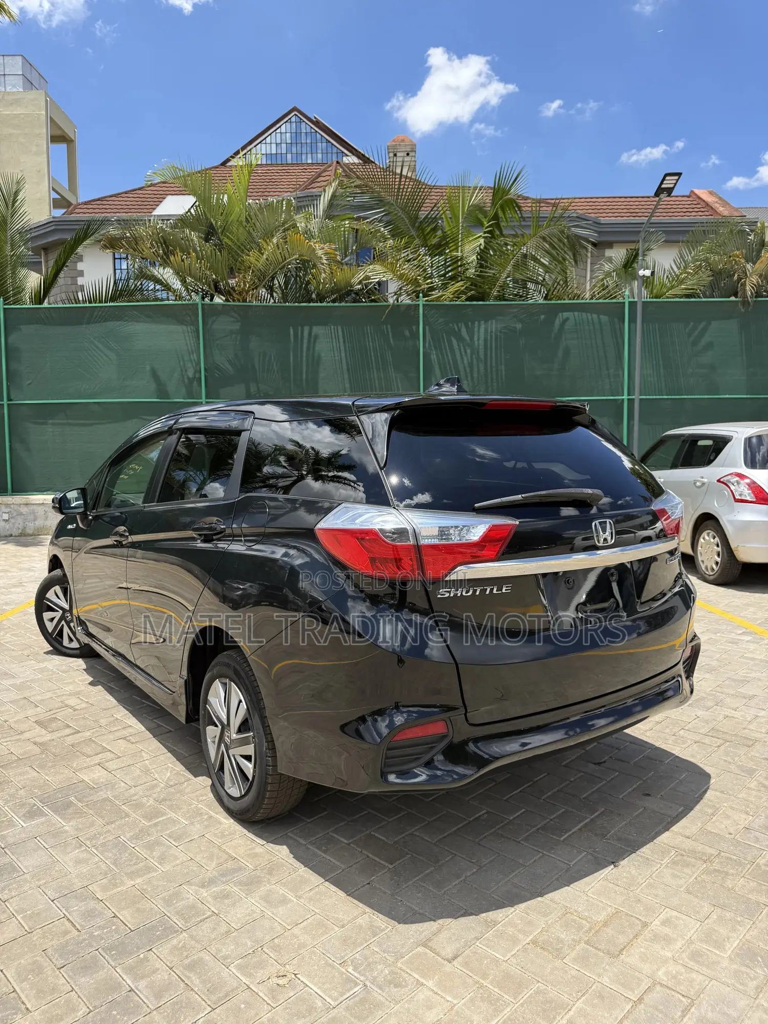 Honda Fit Shuttle 1.5 Hybrid 2WD 2018 Black