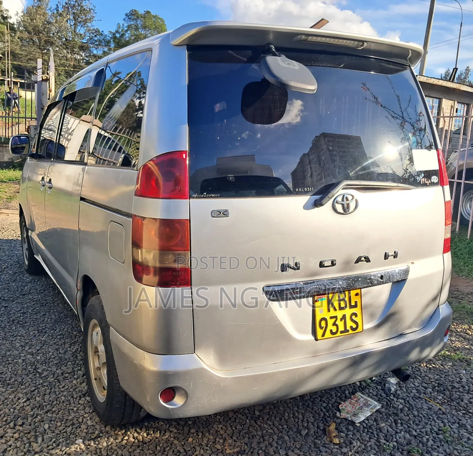 Toyota Noah 2004 Silver