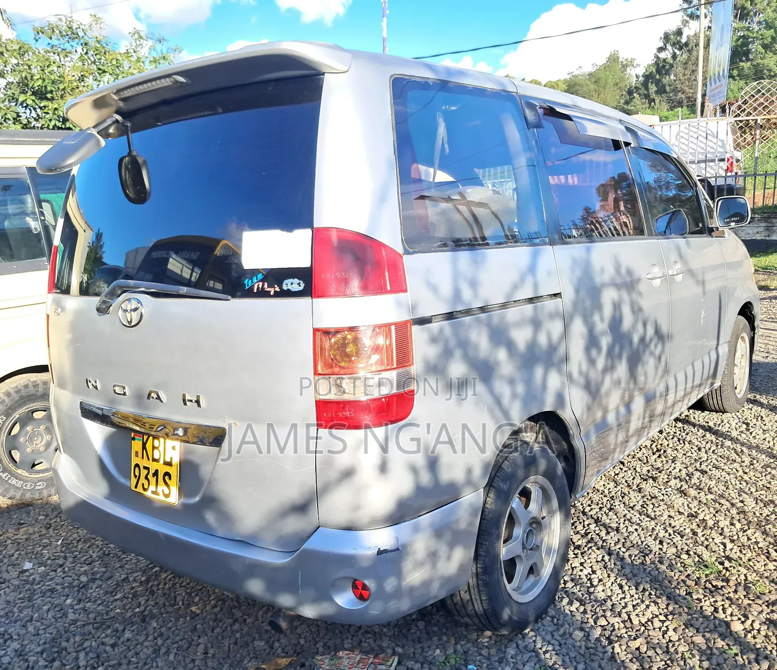 Toyota Noah 2004 Silver