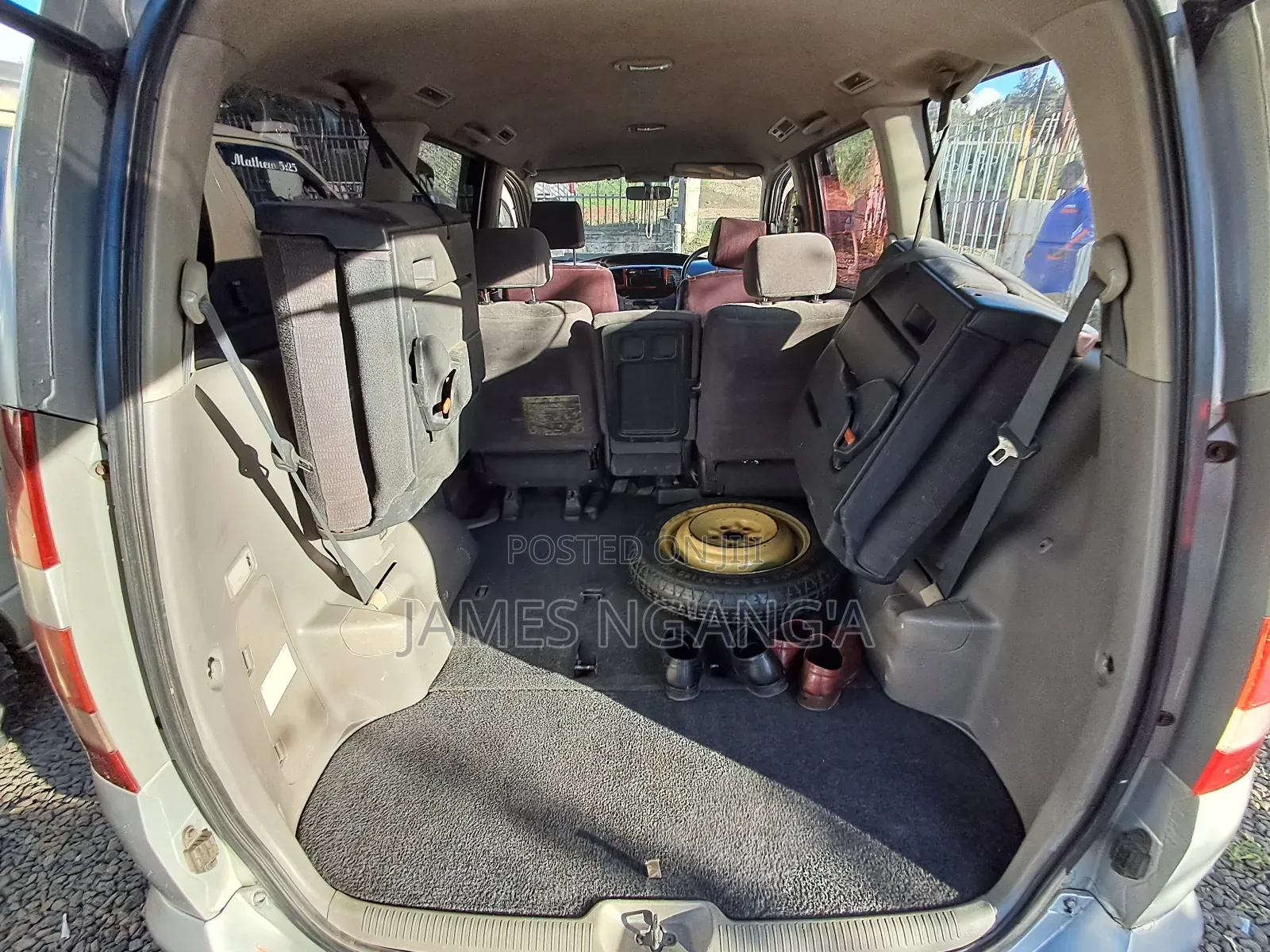 Toyota Noah 2004 Silver