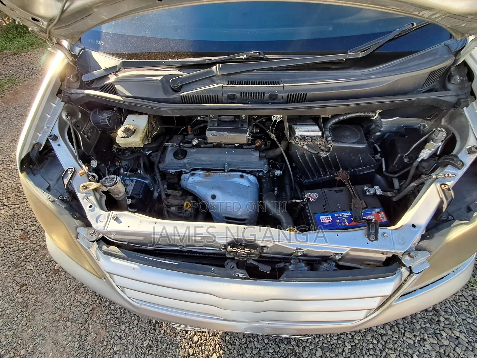 Toyota Noah 2004 Silver