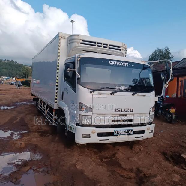 Isuzu Forward 30feet - thumbnail 5