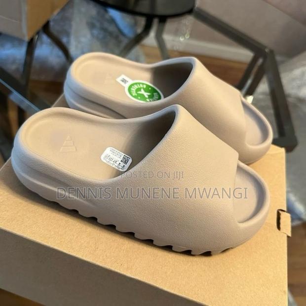 Mens and Women's Shoes - thumbnail 7