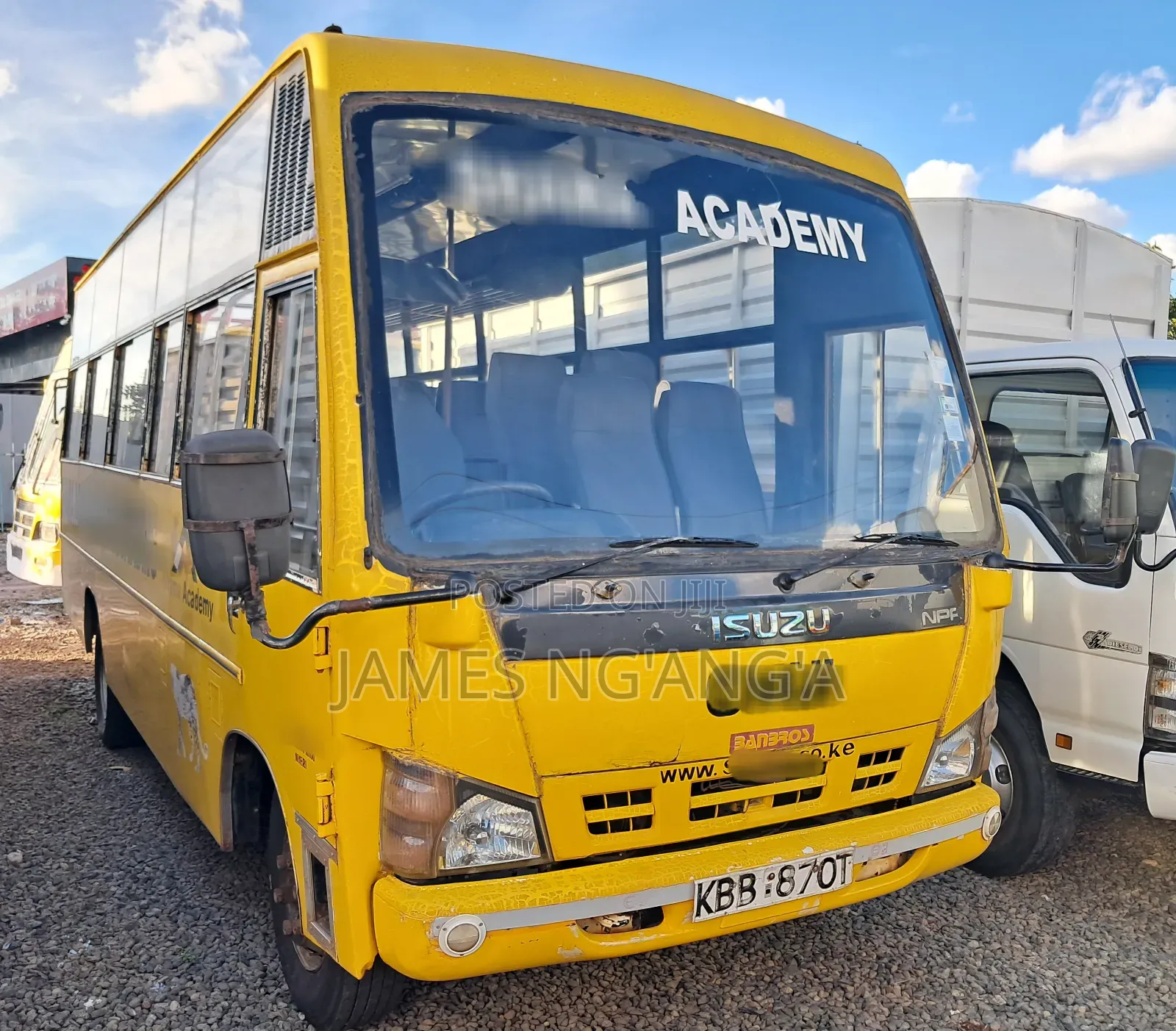 Isuzu Executive Bus 2008 Yellow