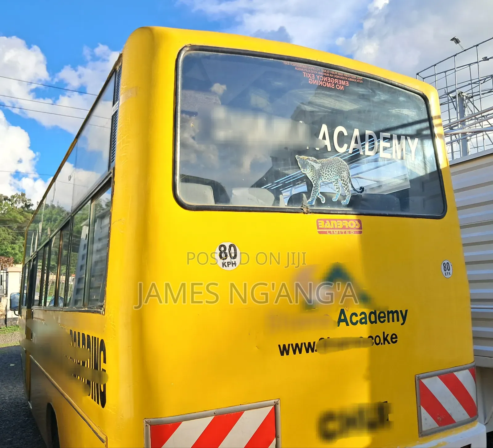 Isuzu Executive Bus 2008 Yellow