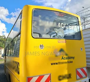 Isuzu Executive Bus 2008 Yellow