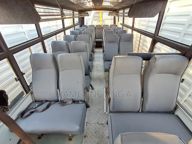 Isuzu Executive Bus 2008 Yellow - thumbnail 8