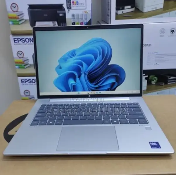 New Laptop HP ProBook 440 16GB Intel Core Ultra 7 SSD 512GB