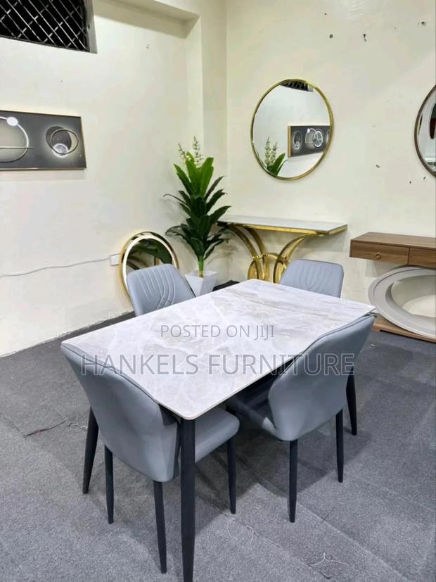 Stylish Modern Luxury Dining Set – Sleek and Sophisticated Look