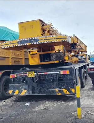 Logistics Cranes Are Available for Industrial Lifting Services