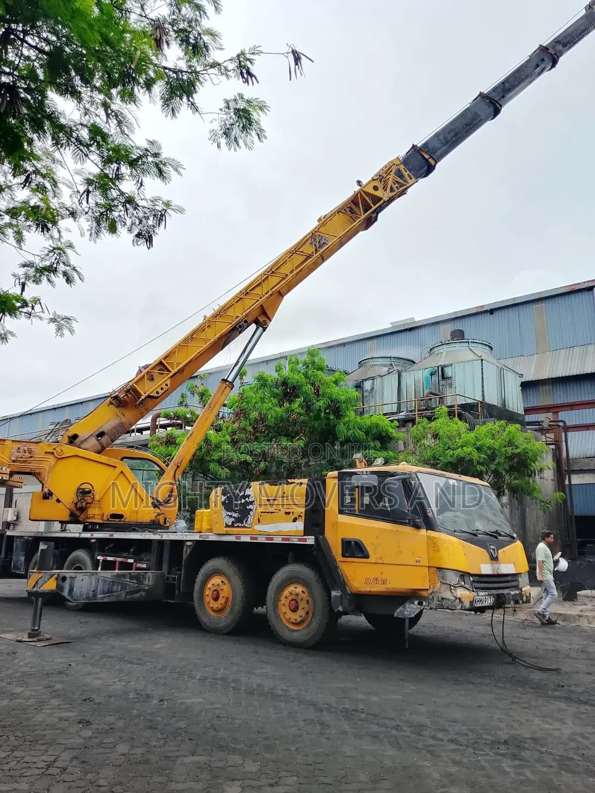 Logistics Cranes Are Available for Industrial Lifting Services