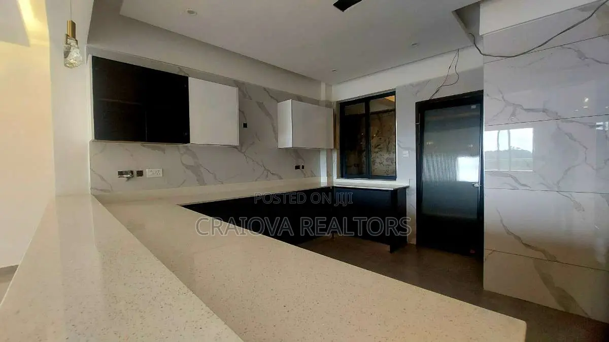 4bdrm Apartment in Parklands/Highridge for sale