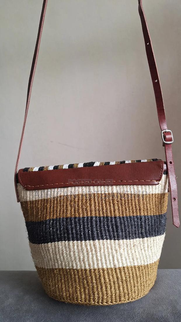 Vintage Woven Sisal Bags - thumbnail 2
