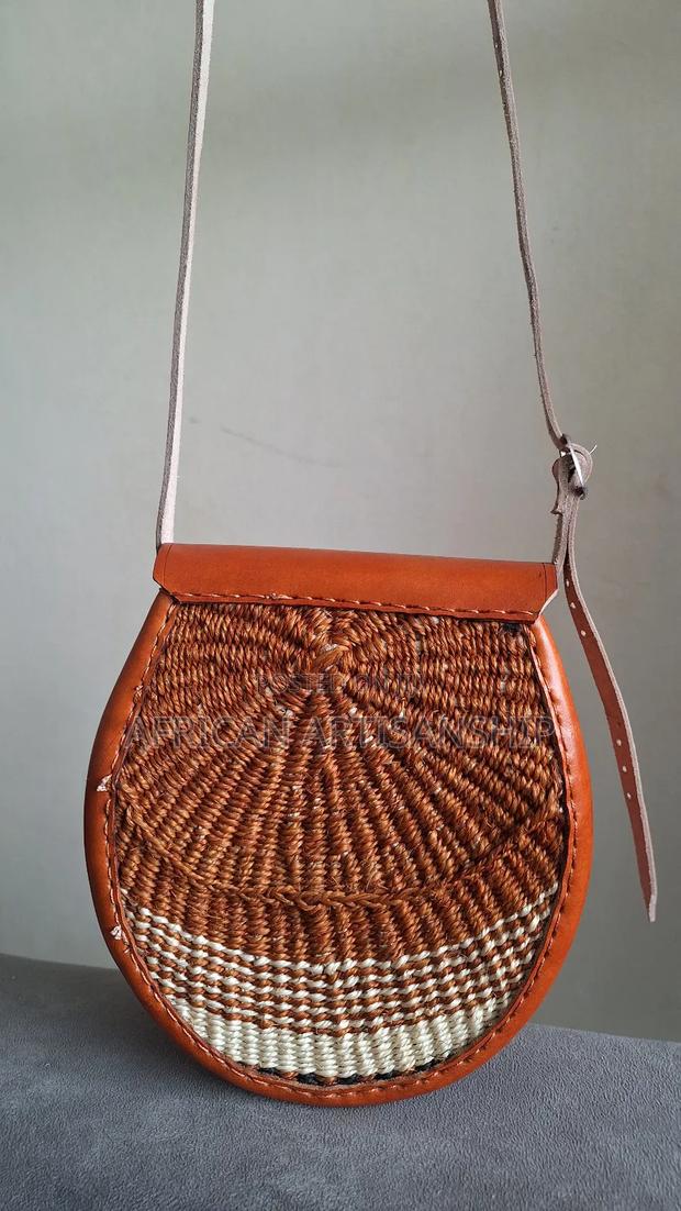 Vintage Woven Sisal Bags - thumbnail 3