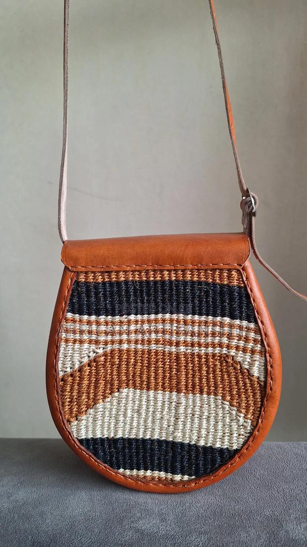 Vintage Woven Sisal Bags - thumbnail 7