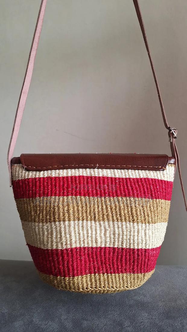 Vintage Woven Sisal Bags - thumbnail 11