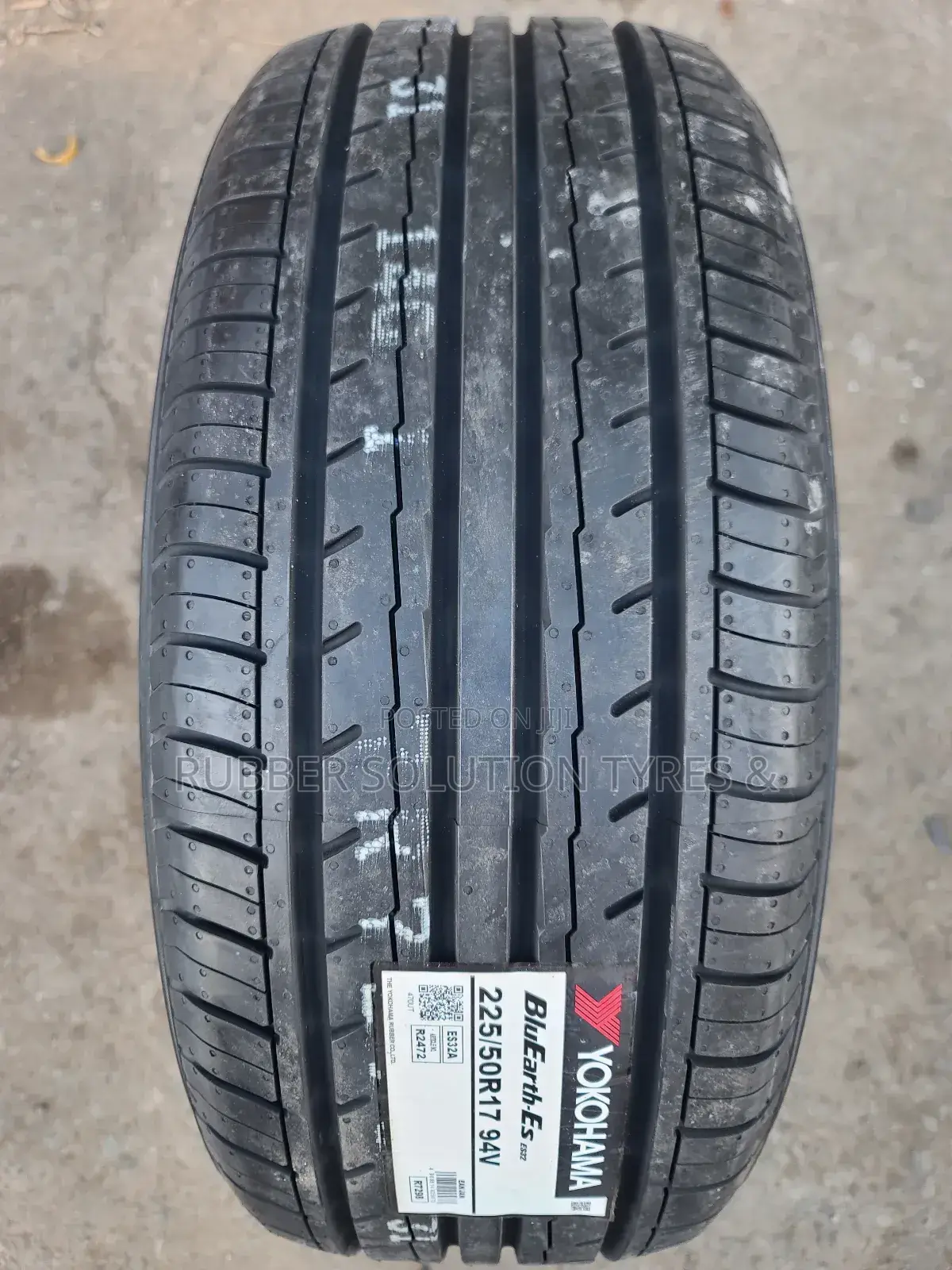 225/50r17 Yokohama Tyres 94 v Bluearth-Es