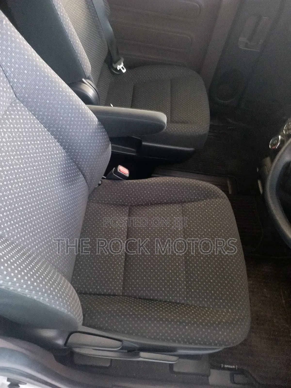 Toyota Spade 2018 Silver