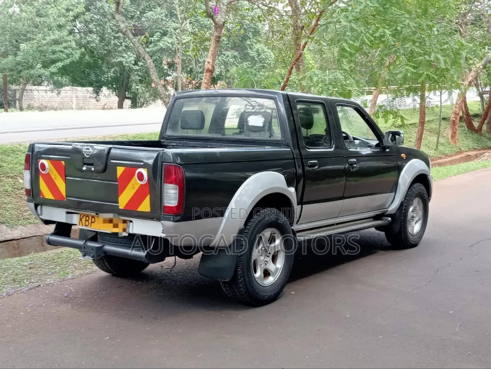 Nissan DoubleCab 2005 Silver