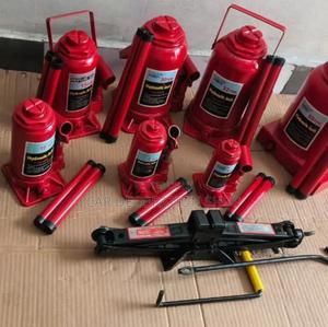 Brand New Hydraulic Bottle Jacks - main view