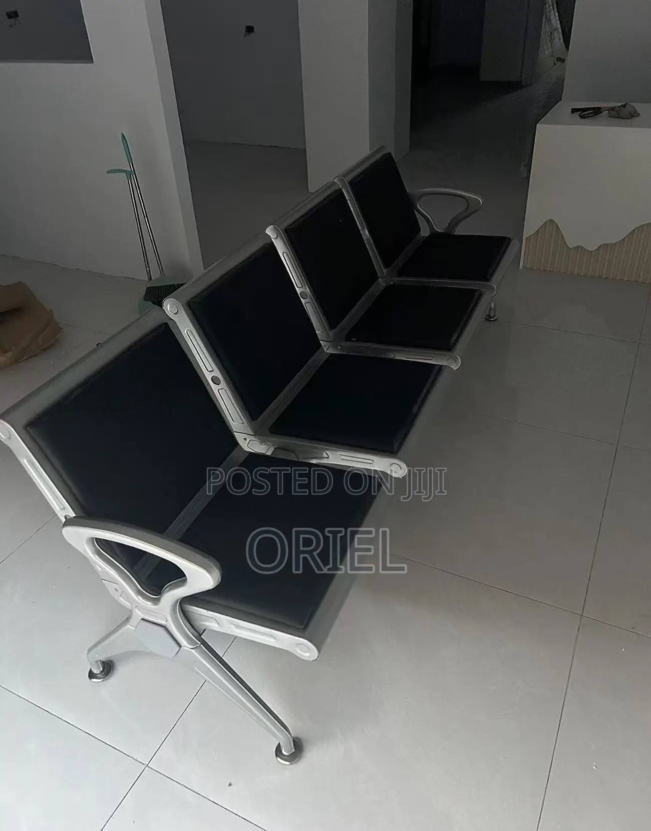 Waiting Area Benches:- Modern 4-Link Office Reception Chair Bench