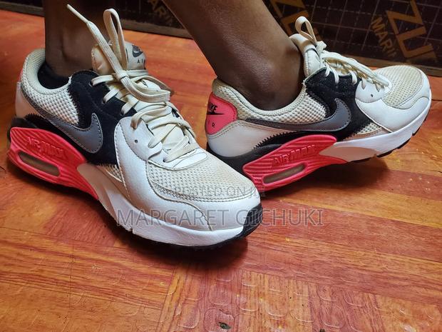 Nike Airmax Excee Size 38 Camera Pink