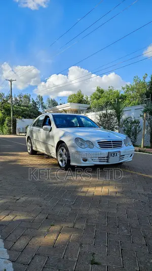 Mercedes-Benz C180 2007 White