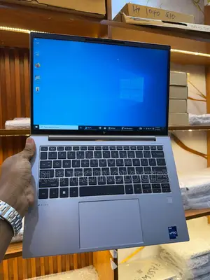New Laptop HP ZBook Firefly 14 G10 16GB Intel Core i7 SSD 512GB