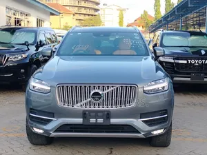 Volvo XC90 T5 Momentum AWD 2019 Blue