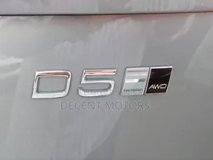 Volvo XC90 T5 Momentum AWD 2019 Blue