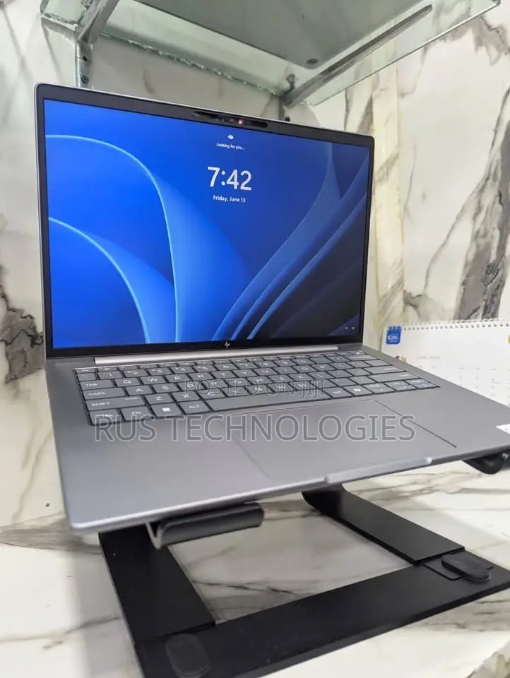 New Laptop HP ZBook Firefly 14 G10 16GB Intel Core i7 SSD 512GB