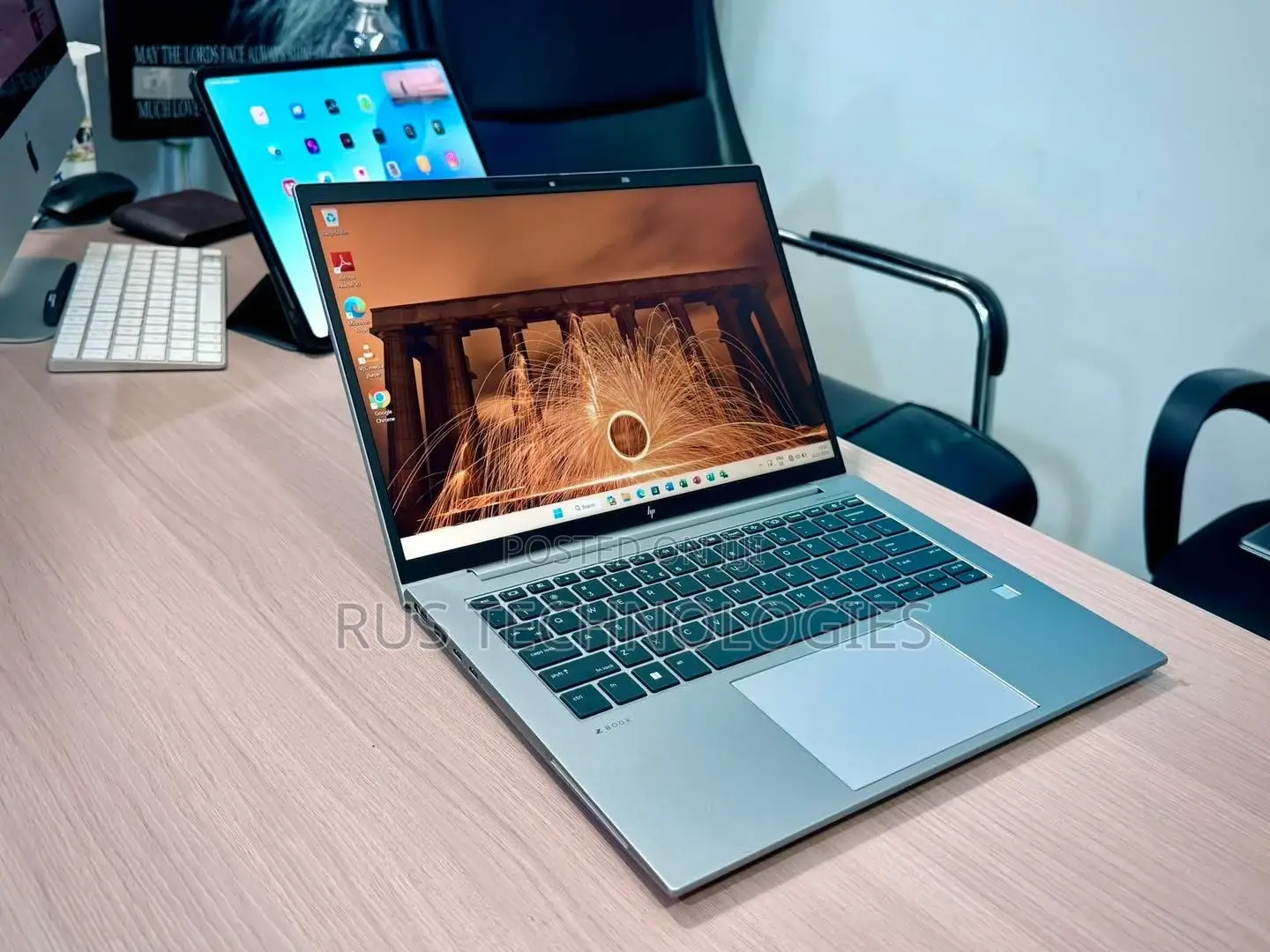 New Laptop HP ZBook Firefly 14 G10 16GB Intel Core i7 SSD 512GB
