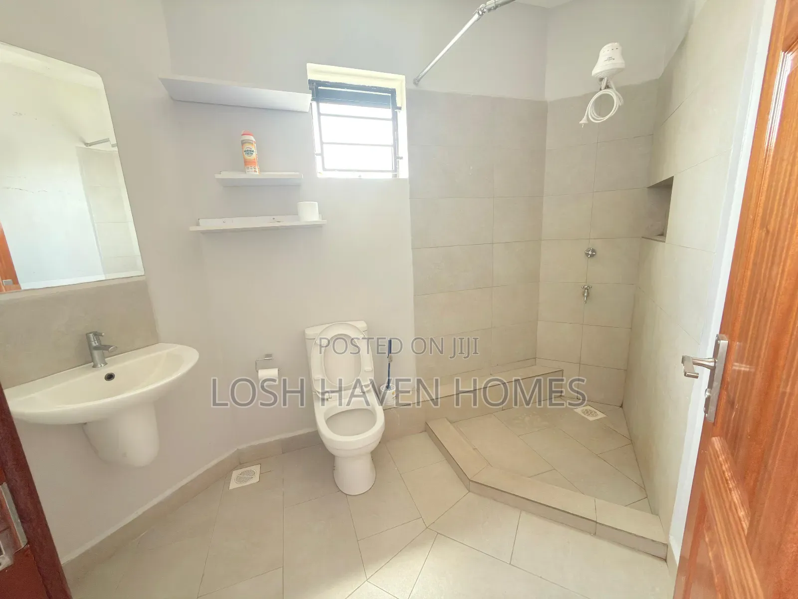 Modern 2 Bedroom Airbnb Roysambu TRM Secure Parking,Wifi