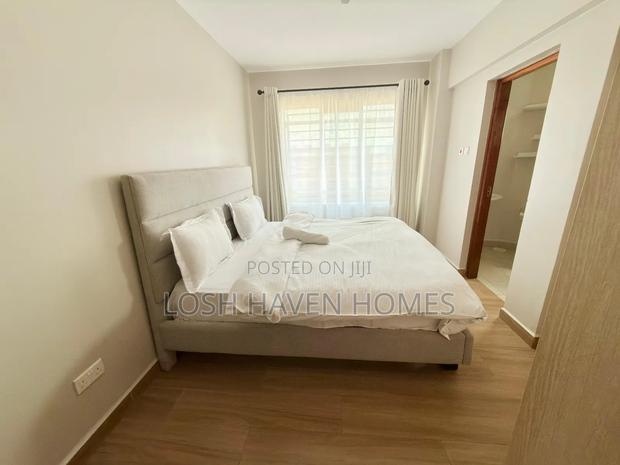 Modern 2 Bedroom Airbnb Roysambu TRM Secure Parking,Wifi - thumbnail 2