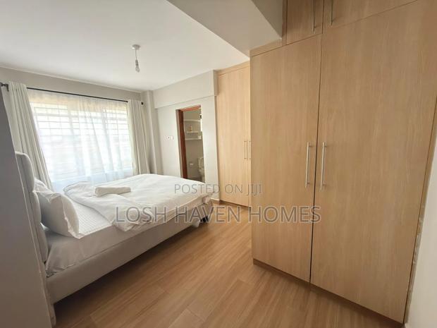 Modern 2 Bedroom Airbnb Roysambu TRM Secure Parking,Wifi - thumbnail 4