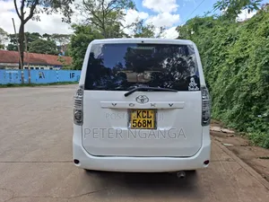 Toyota Voxy 2010 White