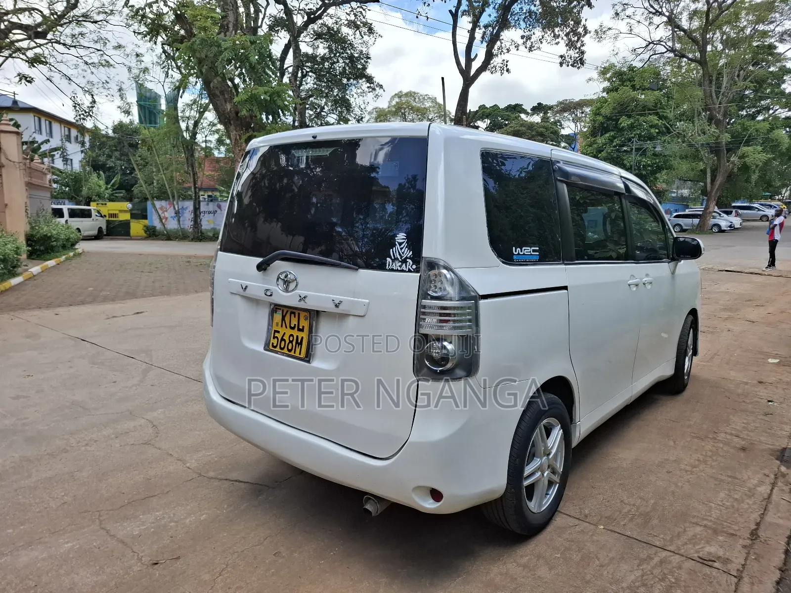 Toyota Voxy 2010 White