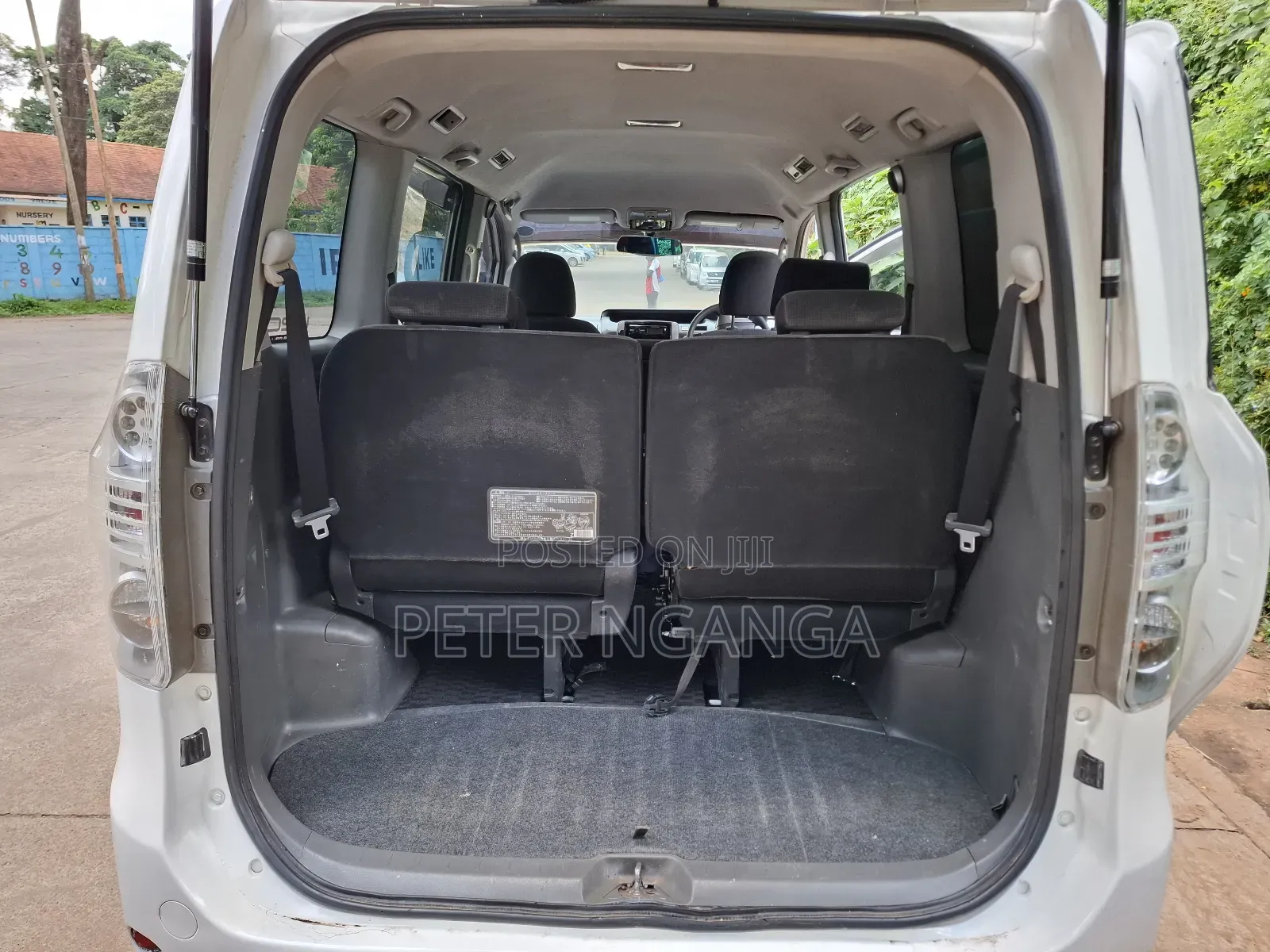 Toyota Voxy 2010 White