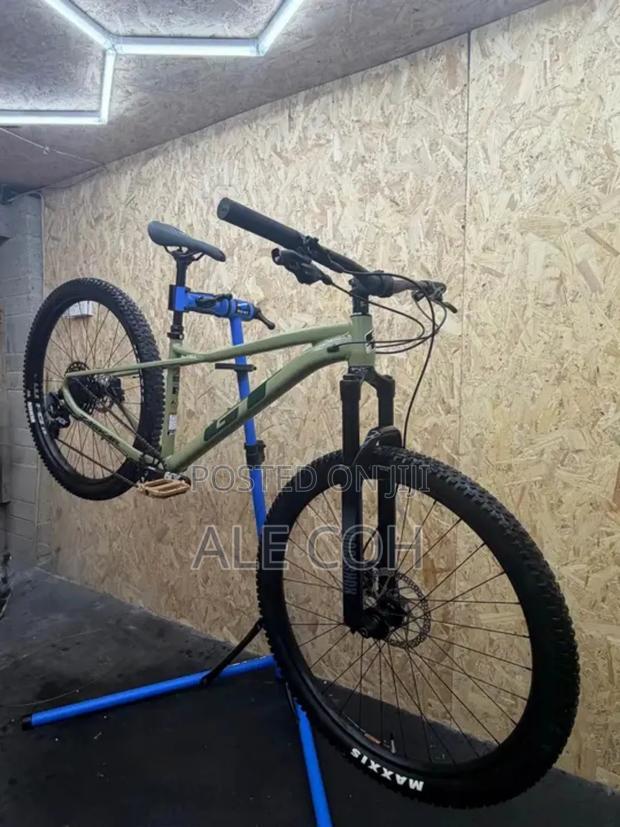 Gt Mountain Bike - thumbnail 2