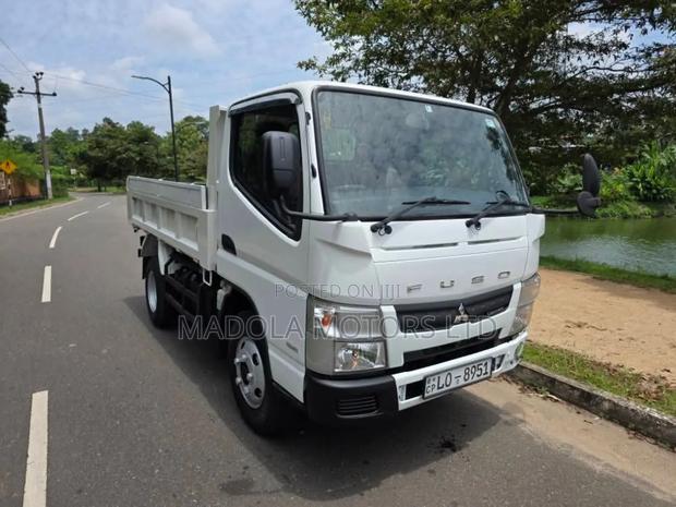Mitsubishi Fuso Tipper Truck - thumbnail 4