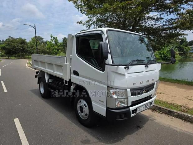 Mitsubishi Fuso Tipper Truck - thumbnail 6