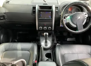 Nissan X-Trail 2.0 Petrol XE 2010 Red