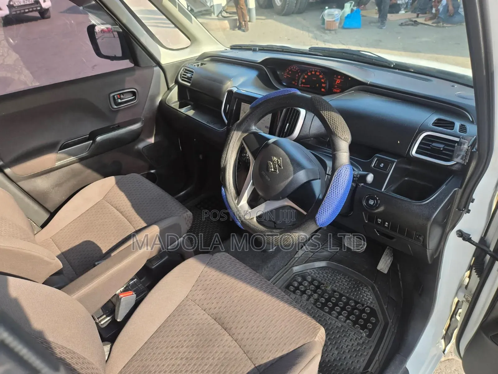 Suzuki Solio 2017 White