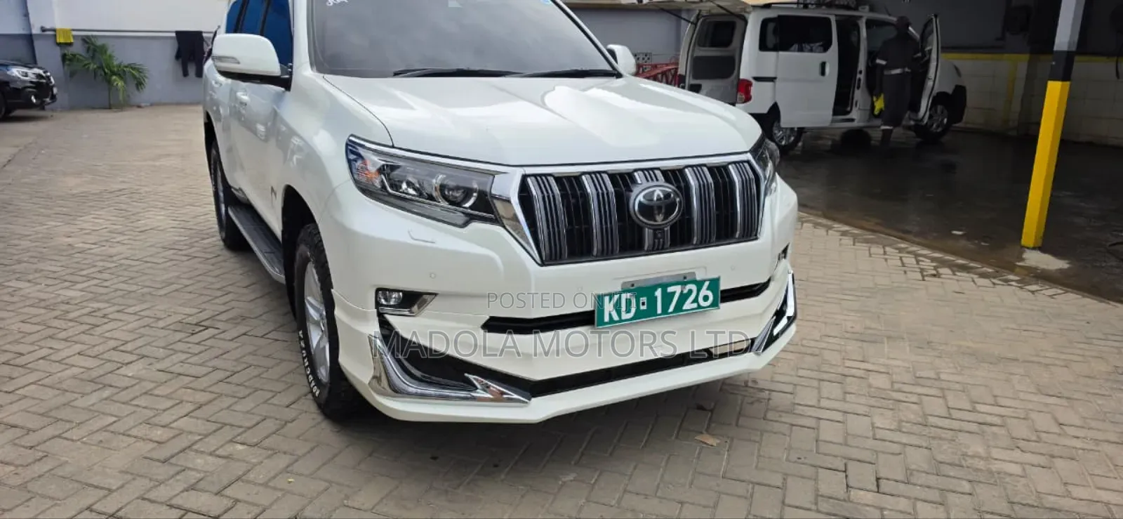 Toyota Land Cruiser Prado 2.7 2021 White