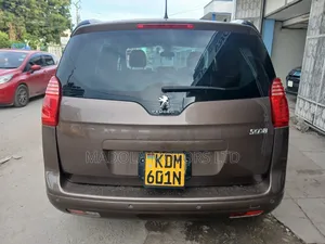 Peugeot 5008 1.6 BlueHDi Active 2016 Gray
