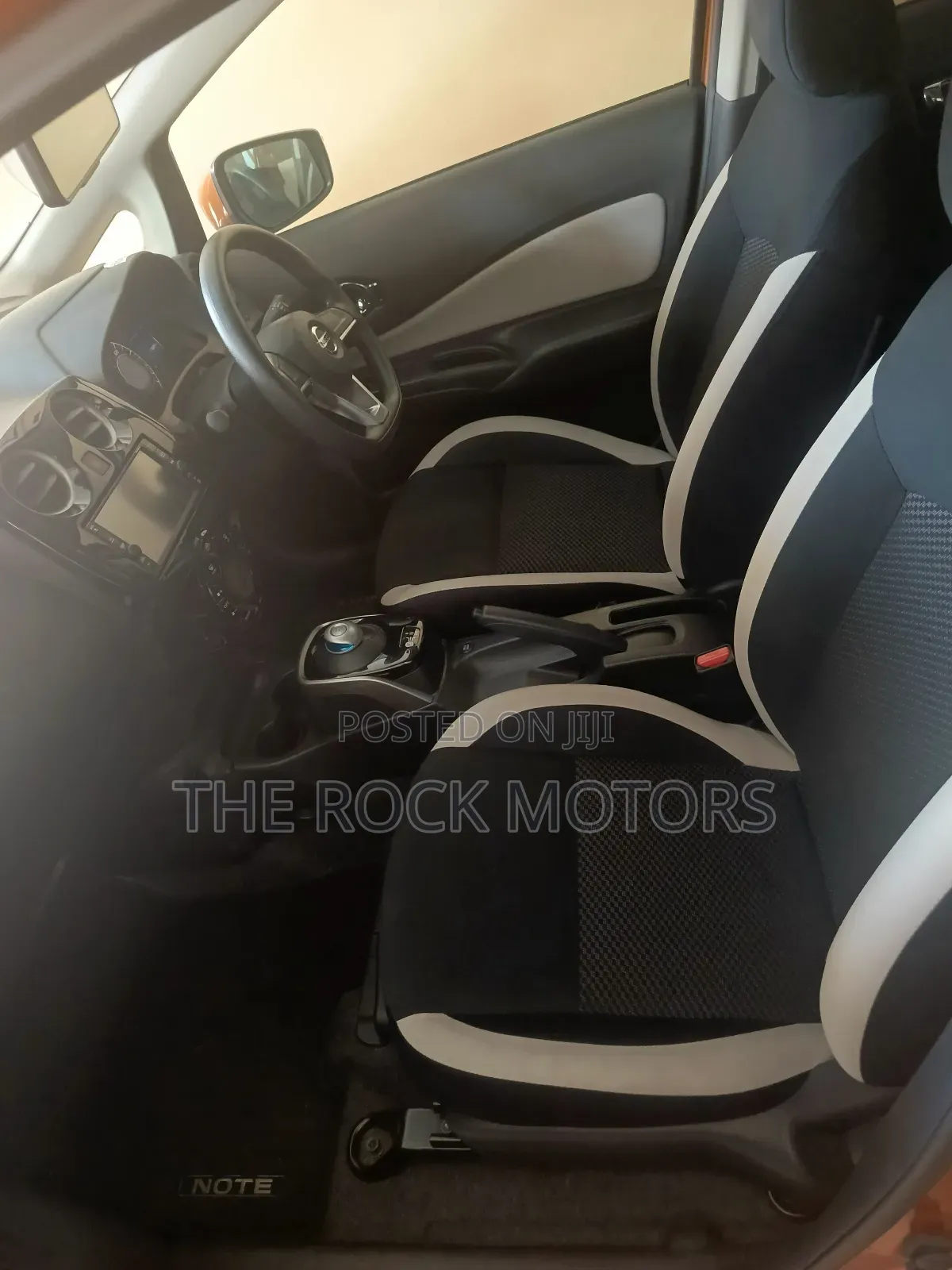 Nissan Note 2018 Orange