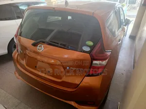 Nissan Note 2018 Orange