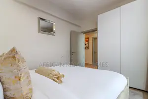Condo With Rooftop Pool Gym in Westlands