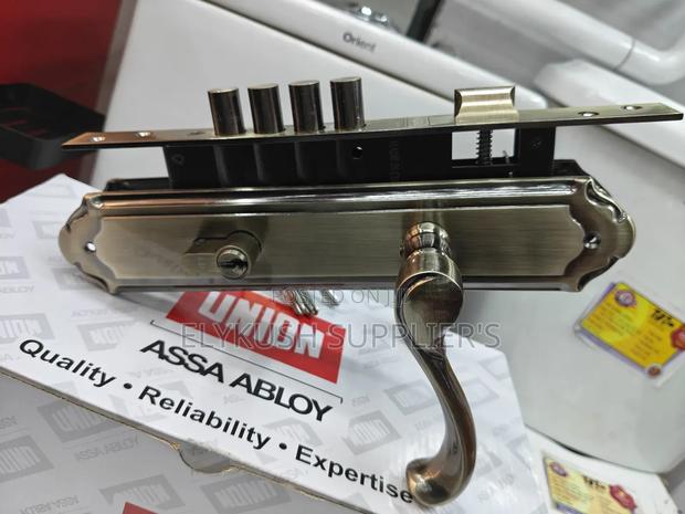 Plain Design Steel Door Lock